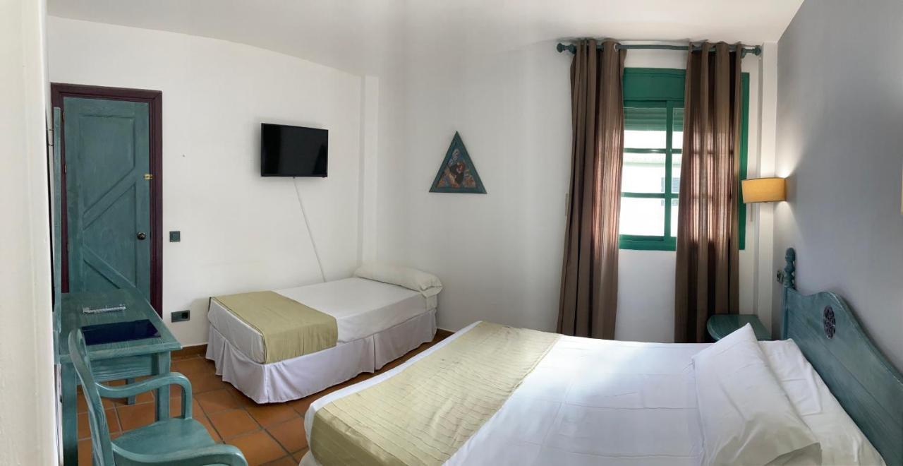 Hotel อัลมาโกร ภายนอก รูปภาพ