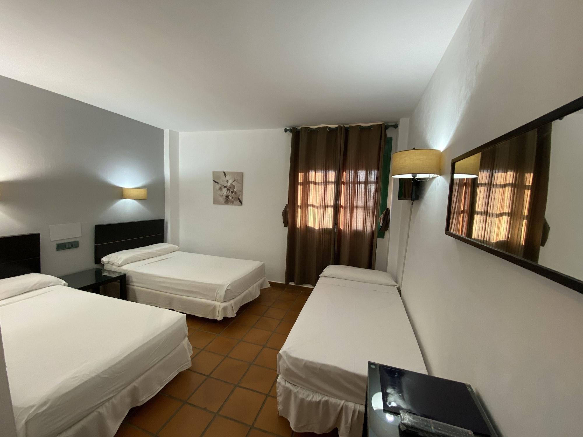 Hotel อัลมาโกร ภายนอก รูปภาพ