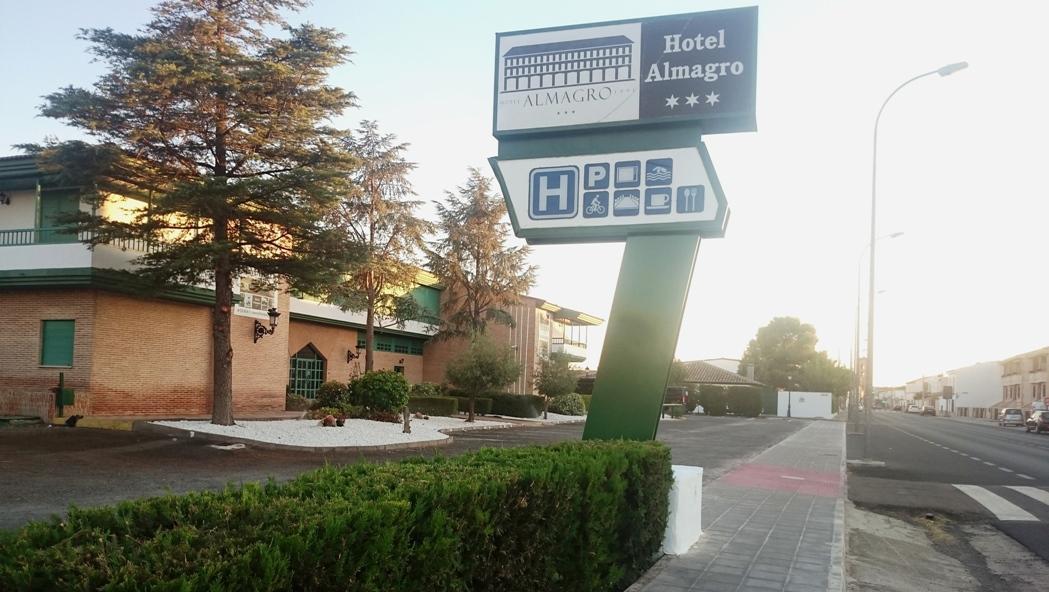 Hotel อัลมาโกร ภายนอก รูปภาพ