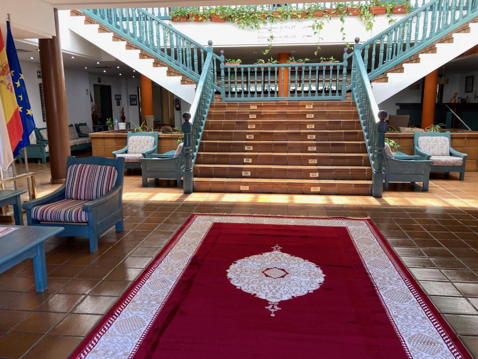 Hotel อัลมาโกร ภายนอก รูปภาพ